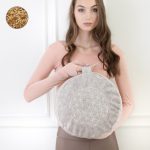 PRANA Nude Lifeflower Tönkölyhéj kerek meditációs jógapárna - Light Purple